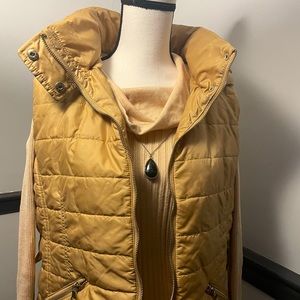 Women Gold Puffy Vest Coat